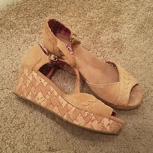 TOMS WEDGES